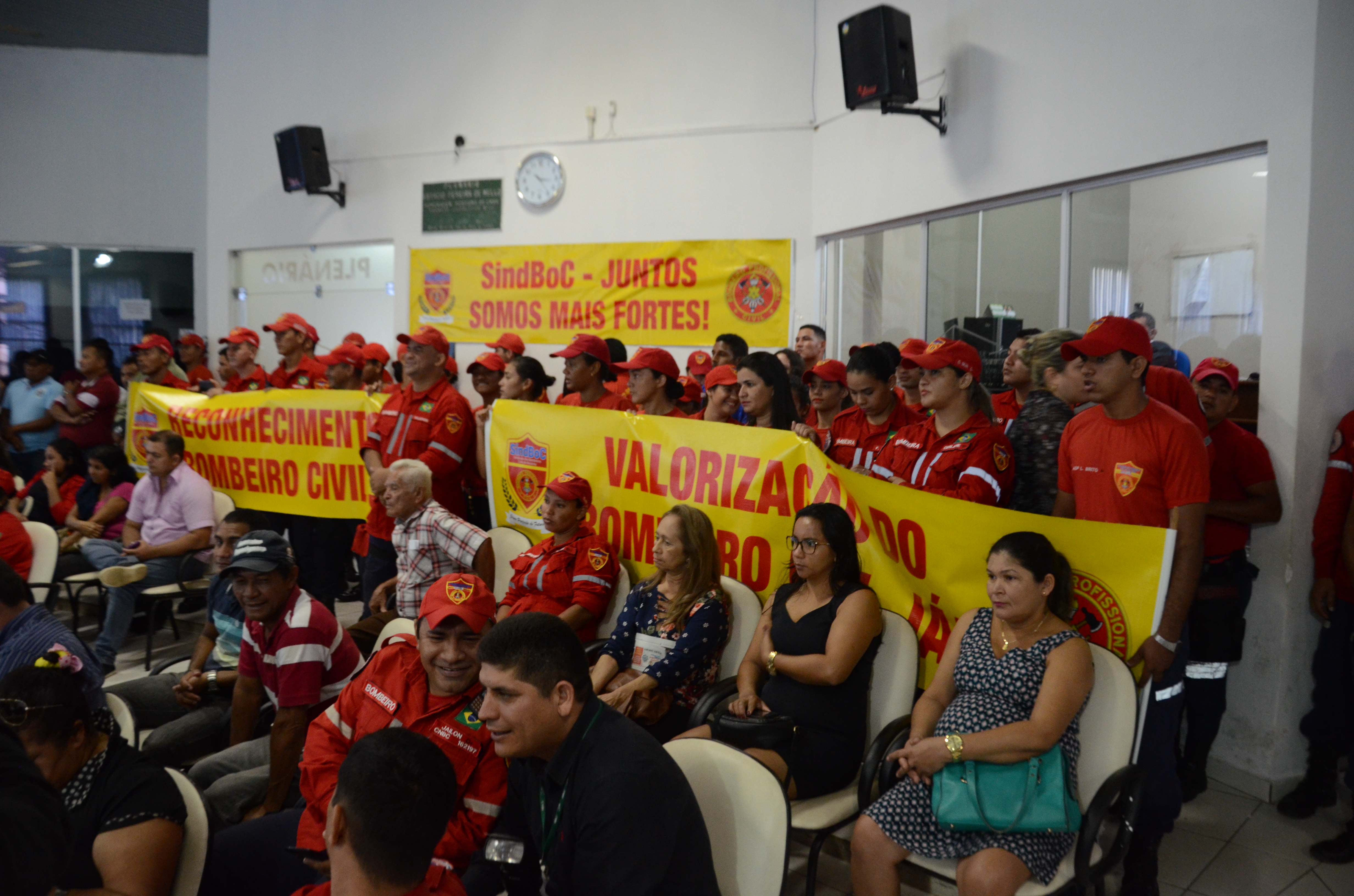 Câmara de Boa Vista promulga lei que obriga bombeiros civis em áreas de risco e eventos