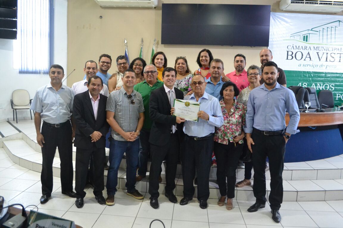 Câmara homenageia ex-servidor público Hiran Paracat com o Título de Cidadão Boavistense