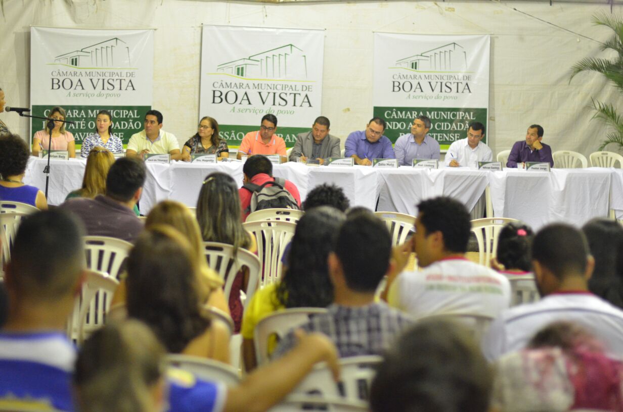 Em sessão itinerante, moradores do Laura Moreira pedem segurança e projetos sociais